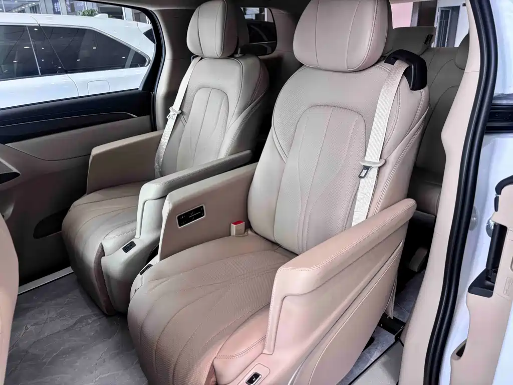 Buick GL8 2025 land business class comfortable DG version купить на сайте DeffCars