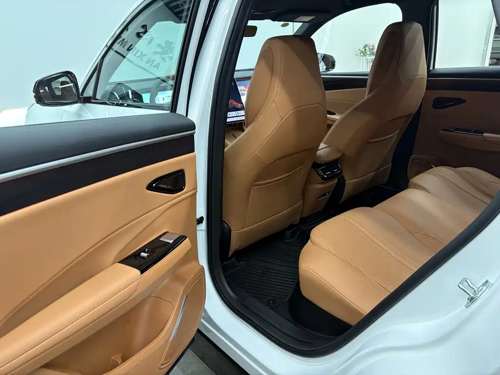 Galaxy L7 2025 EM-i 115km Discovery+ Edition купить на сайте DeffCars