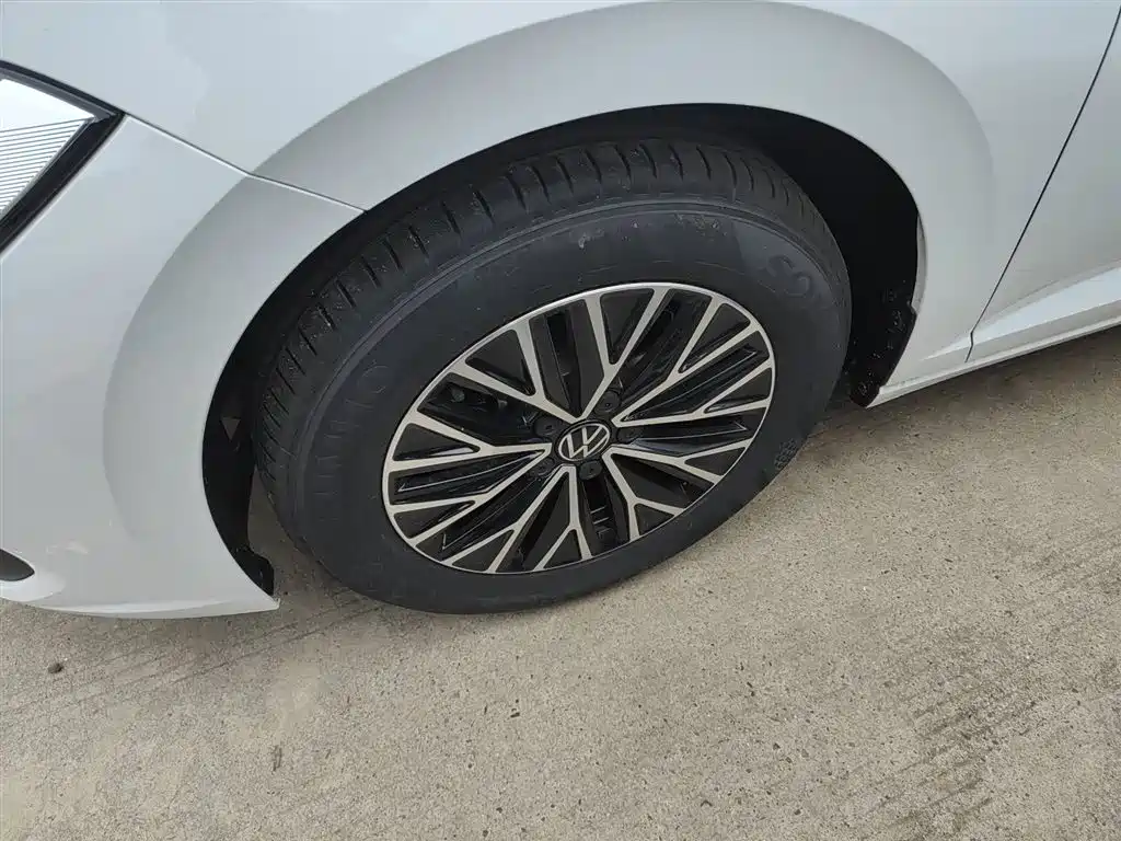 Sagitar 2025 facelift 200TSI DSG flyover version купить на сайте DeffCars