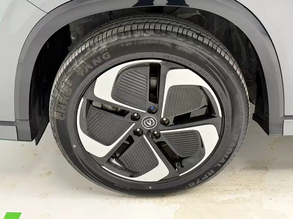 Changan CS75 PLUS Smart Electric iDD 2023 Smart Electric iDD Smart Collar Model купить на сайте DeffCars