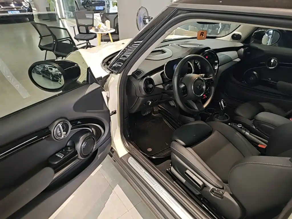 Mini 2023 1.5T Cooper Artist купить на сайте DeffCars