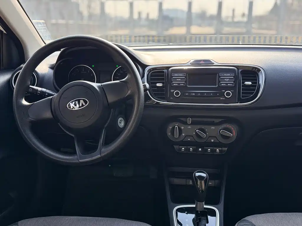 Huanchi 2020 1.4L automatic comfort sunroof version купить на сайте DeffCars