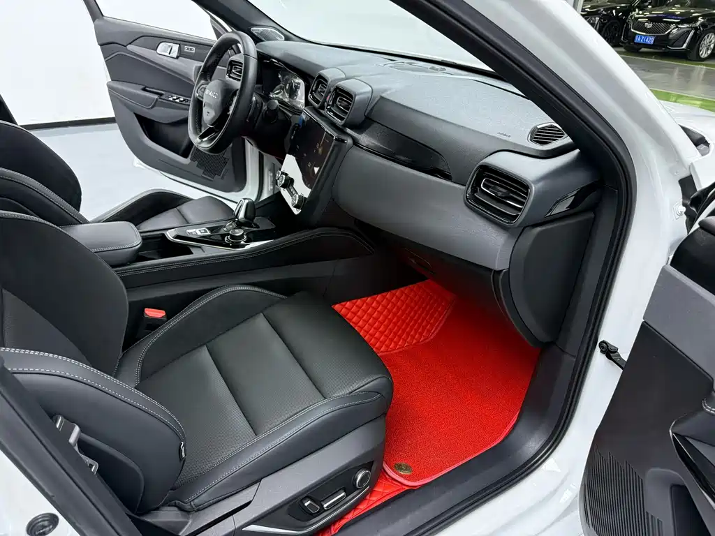 Lynk & Co 03 2022 2.0TD DCT Pro купить на сайте DeffCars