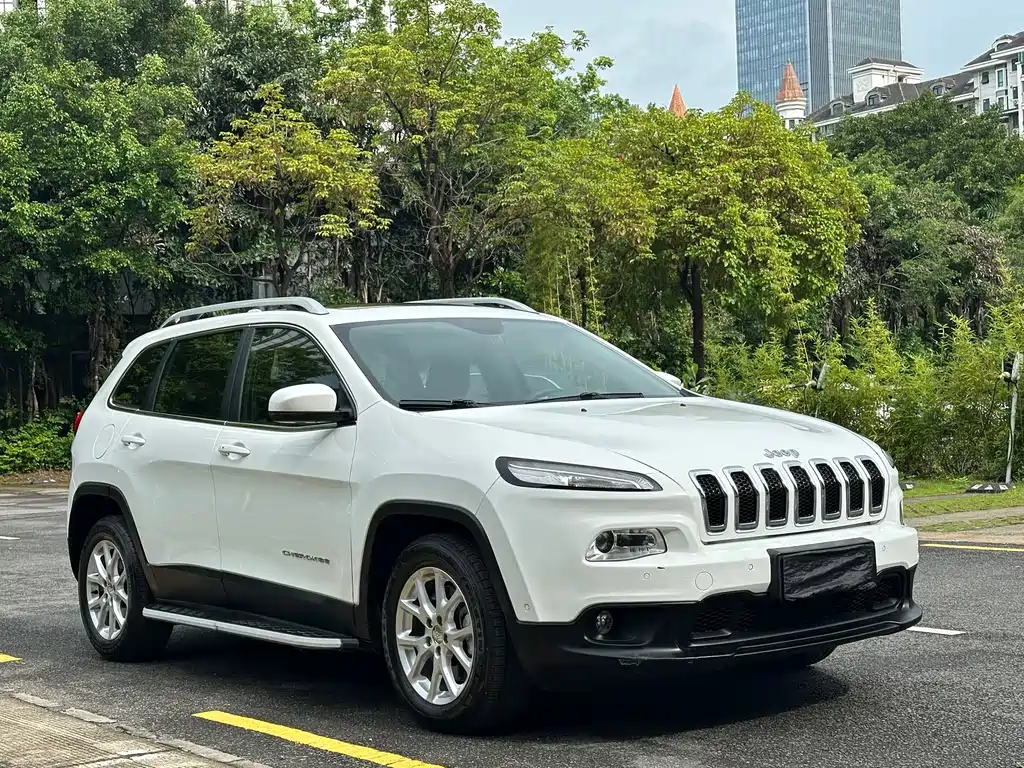 Cherokee (Китай) 2016 2.0L Superior Edition купить на сайте DeffCars