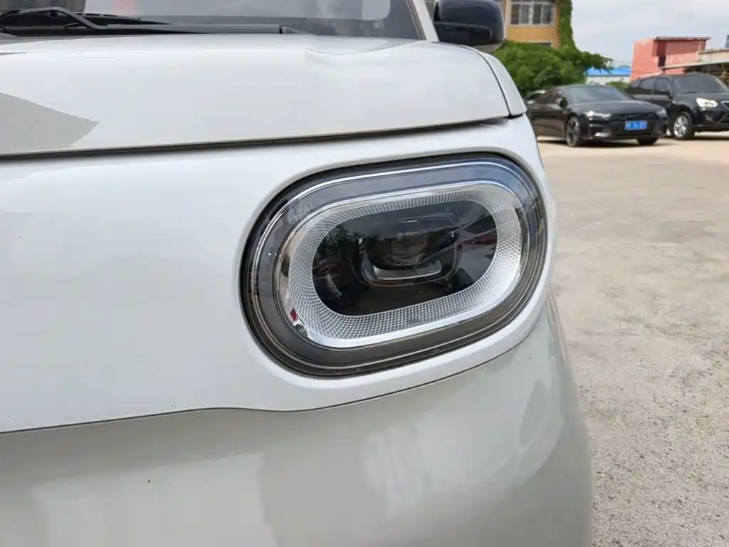 Hongguang MINIEV 2024 3rd Generation 215km Youth Edition купить на сайте DeffCars