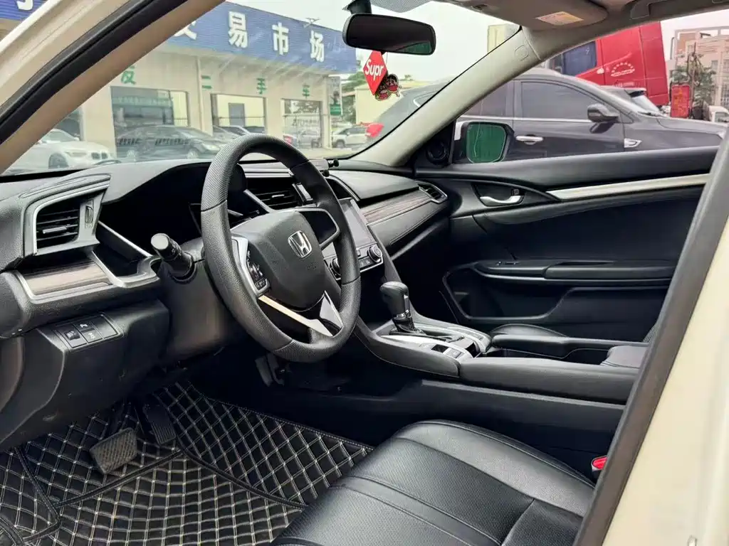 Civic 2019 220TURBO CVT Dynamic Edition National V купить на сайте DeffCars