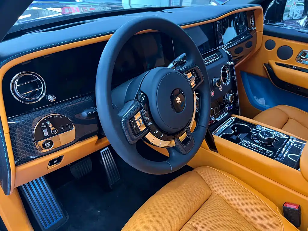 Cullinan 2024 Black Badge купить на сайте DeffCars