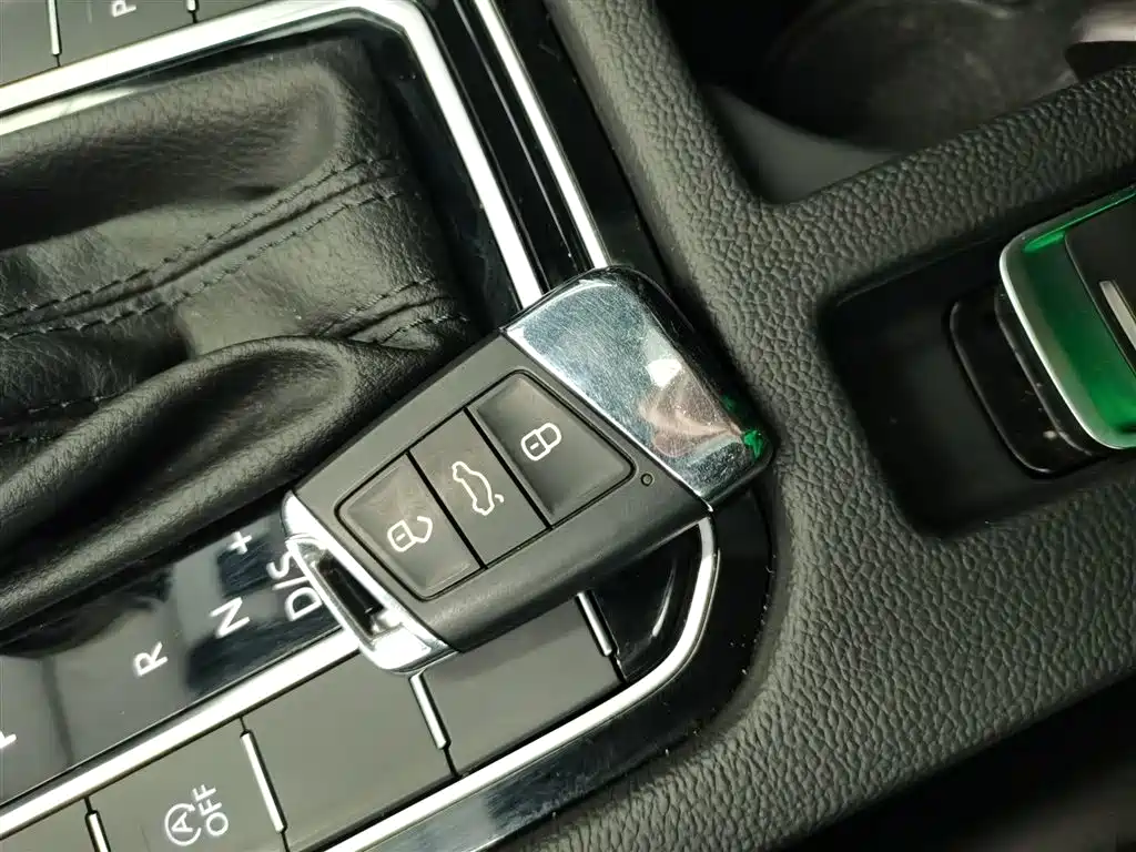 FAW-Volkswagen CC 2021 330TSI Dazzling Edition купить на сайте DeffCars