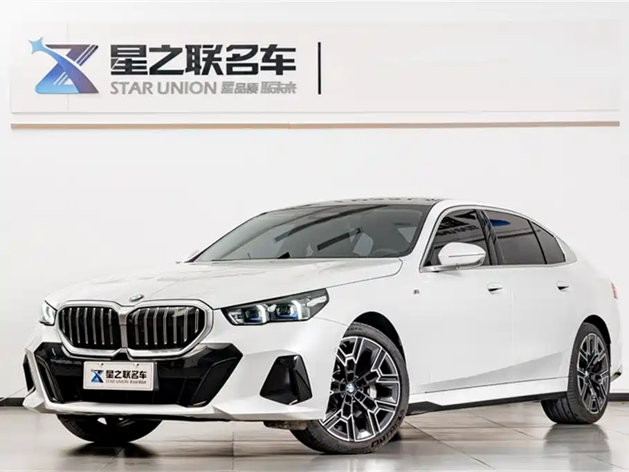 BMW 5 Series 2025 530Li Exclusive M Sports Package купить на сайте DeffCars