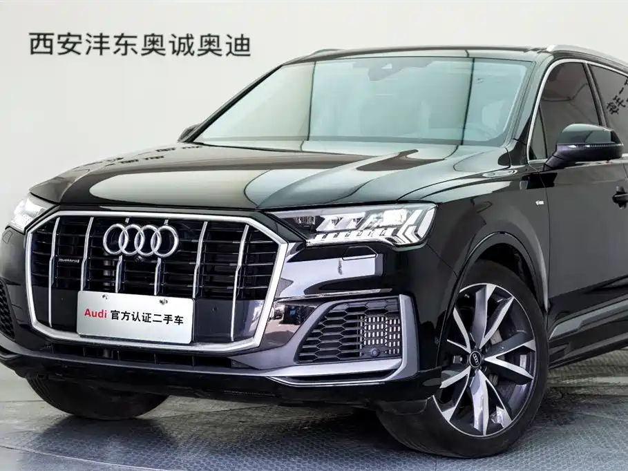 Audi Q7 2023 55 TFSI quattro S line sports купить на сайте DeffCars