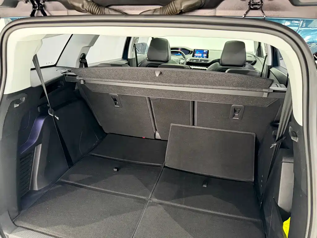 Peugeot 5008 2019 380THP 7-seat luxury version купить на сайте DeffCars