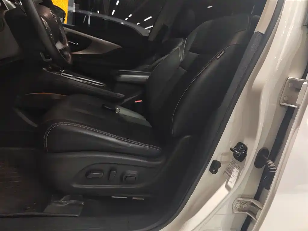 Loulan 2019 2.5L XL 2WD Intelligent Deluxe Edition National VI купить на сайте DeffCars