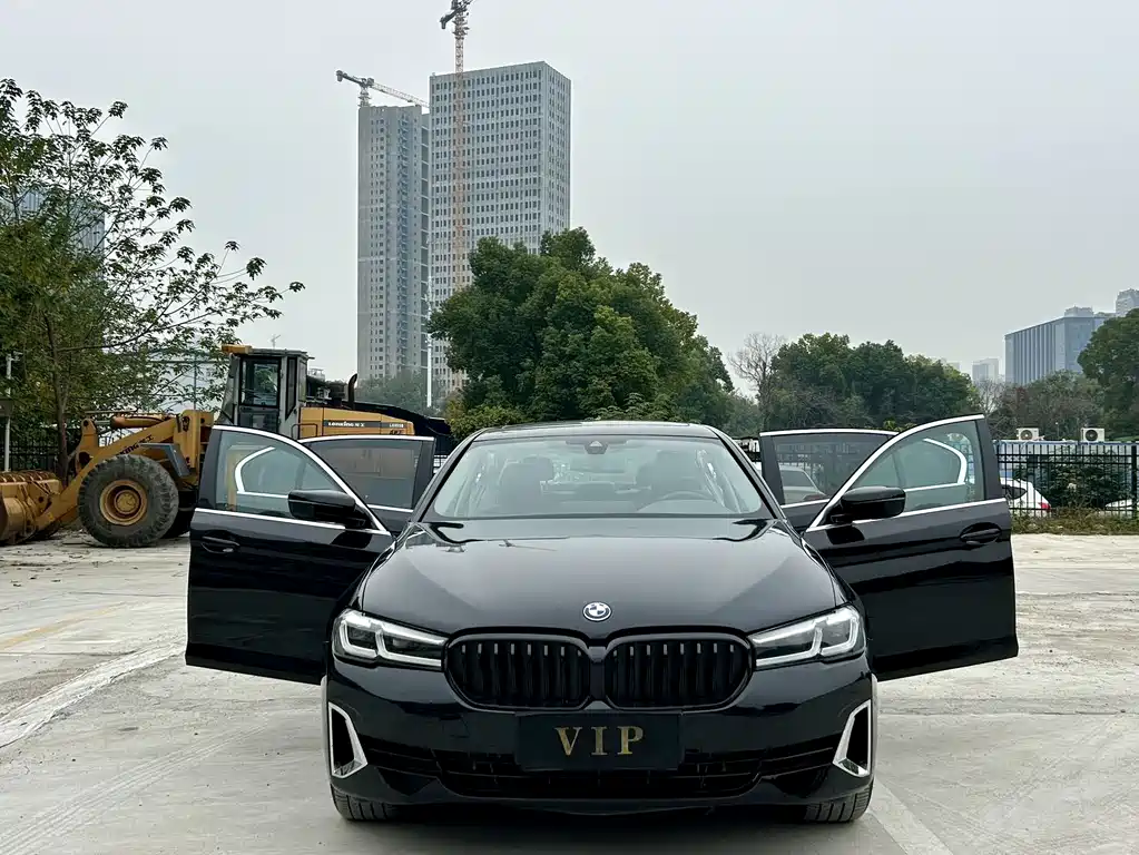 BMW 5 Series 2023 530Li Leading Luxury Package купить на сайте DeffCars