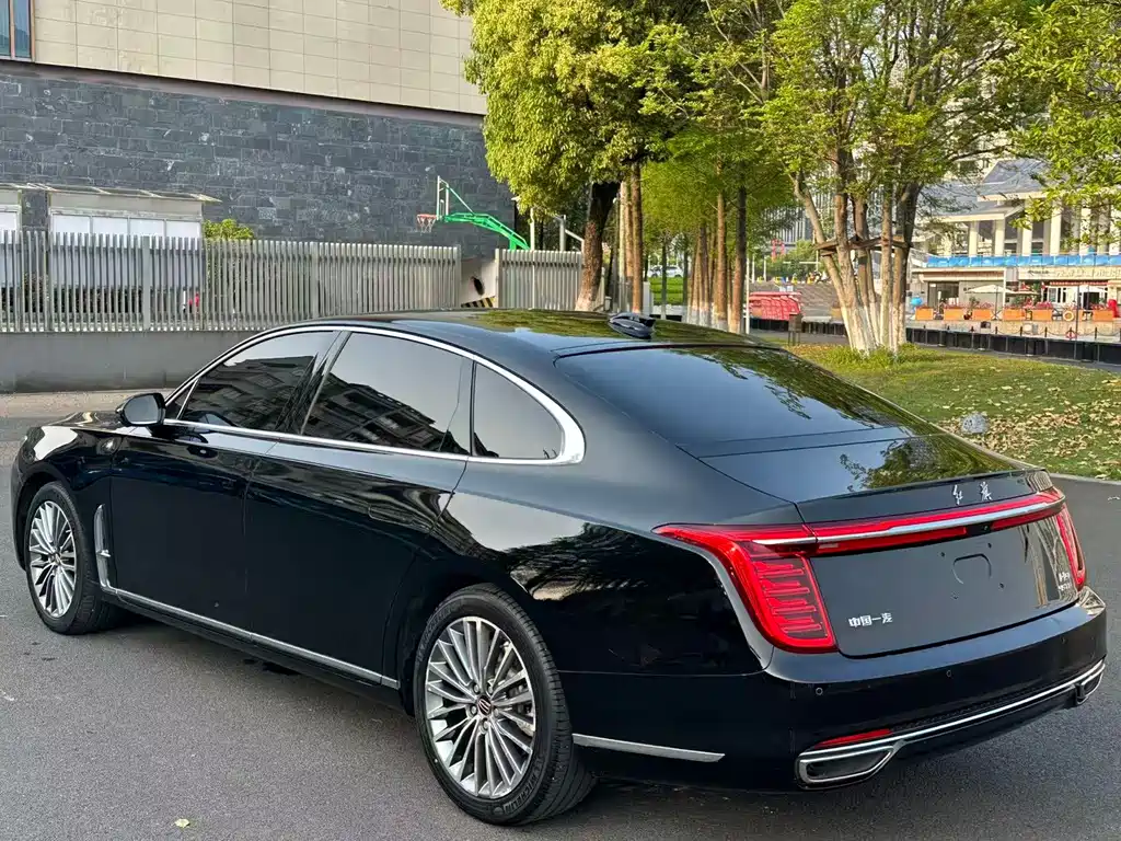 Hongqi H9 2023 2.0T Zhilian Flagship Edition купить на сайте DeffCars