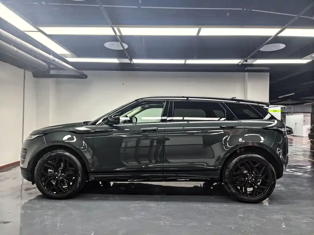 Range Rover Evoque New Energy 2023 Evoque L P300e plug-in electric hybrid version купить на сайте DeffCars