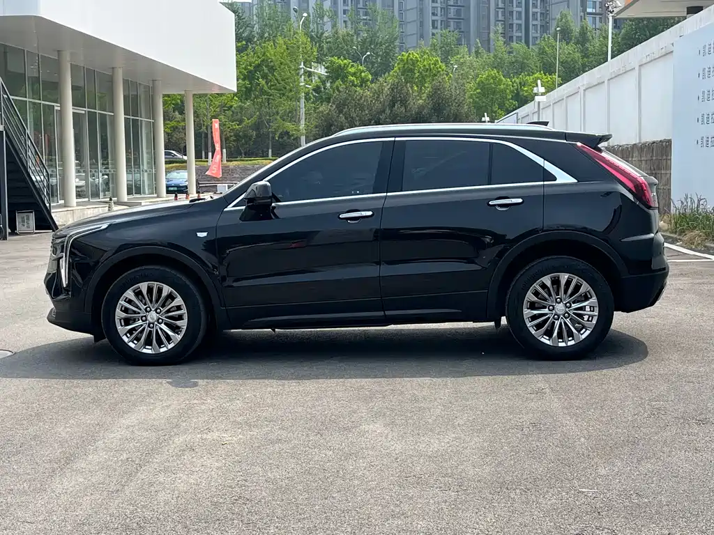 Cadillac XT4 2024 28T two-wheel drive luxury model купить на сайте DeffCars