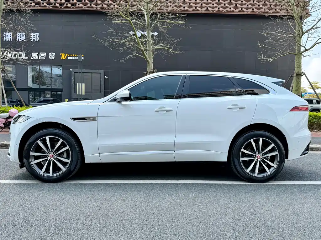 Jaguar F-PACE 2021 250PS R-Dynamic S купить на сайте DeffCars