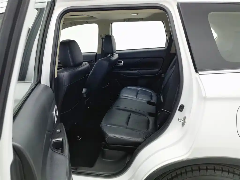 Outlander 2018 2.4L four-wheel drive luxury version 7 seats купить на сайте DeffCars