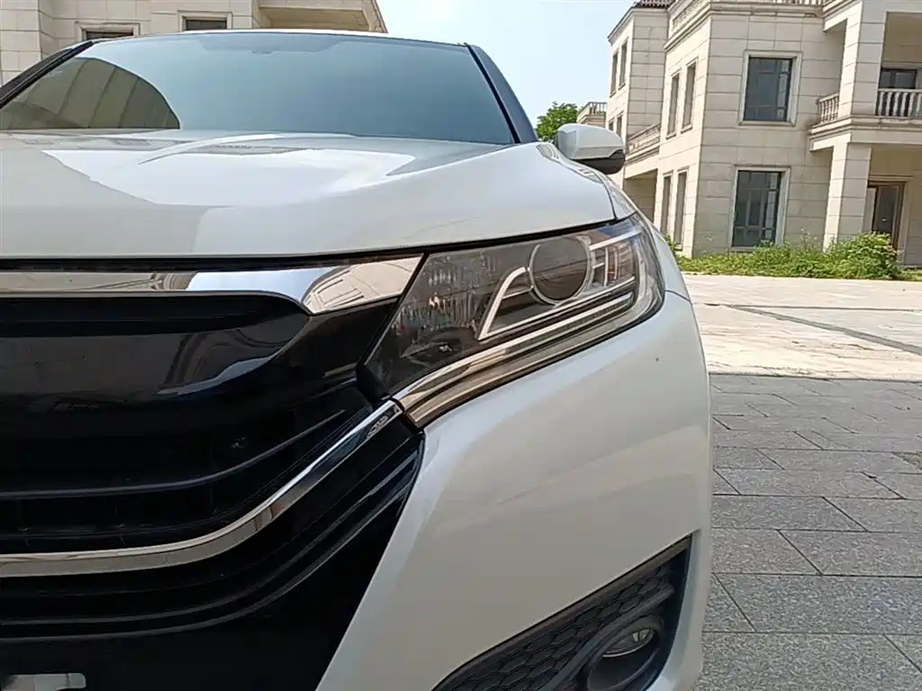 Honda UR-V 2017 240TURBO 2WD Classic Edition National VI купить на сайте DeffCars