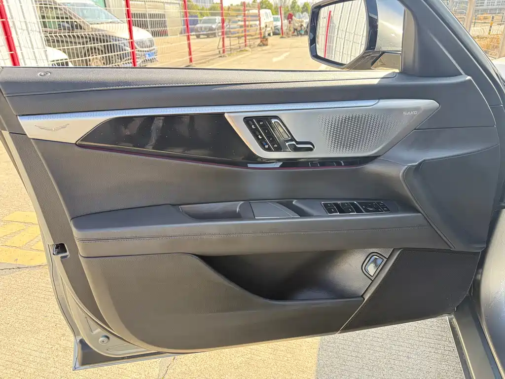 Cadillac CT6 2023 28T luxury model купить на сайте DeffCars