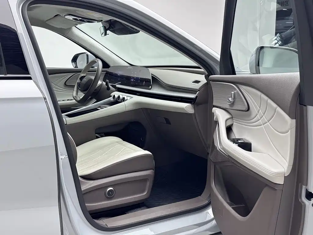 Yaoguang C-DM 2024 1.5T long battery life Pro купить на сайте DeffCars