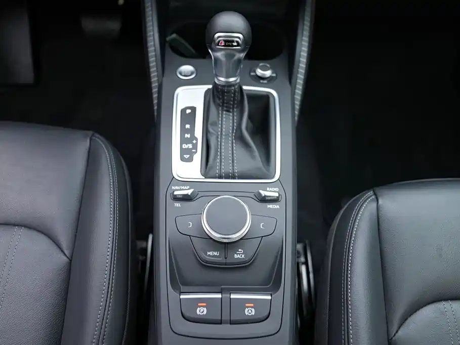 Audi Q2L 2022 35 TFSI fashionable and dynamic купить на сайте DeffCars