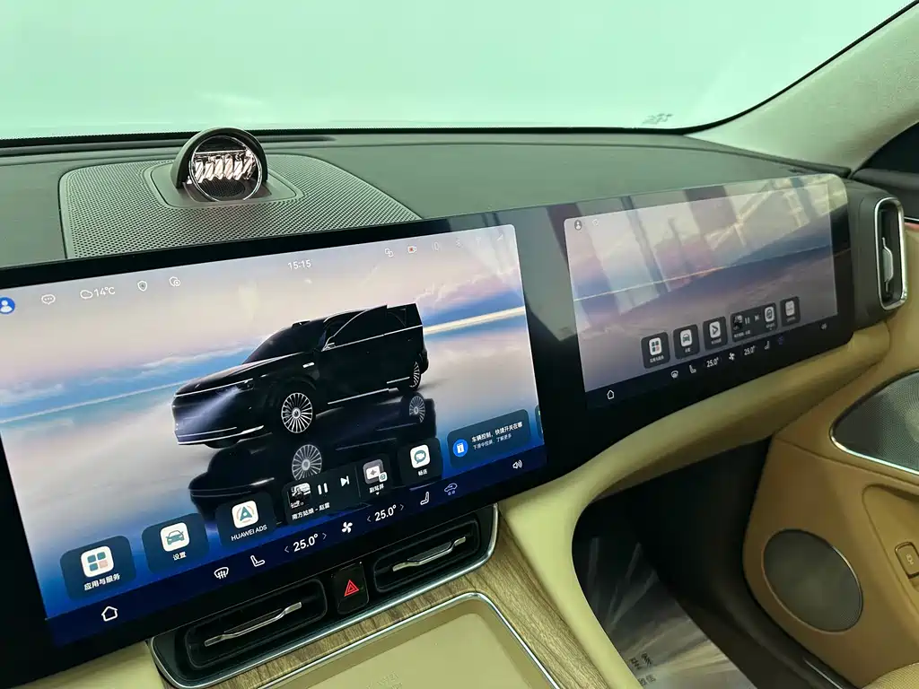 Wenjie M8 2025 extended range Max+ version 53.4kWh 6-seater version 192-line lidar) купить на сайте DeffCars