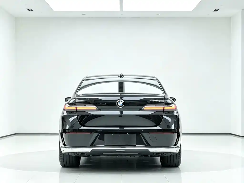 BMW 7 Series 2023 735Li Luxury Package купить на сайте DeffCars