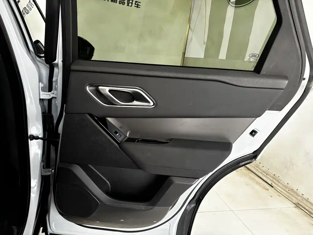 Range Rover Velar 2024 Dynamic SE купить на сайте DeffCars