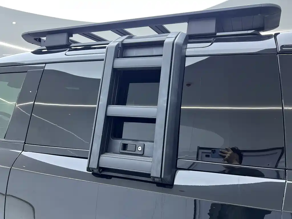 Land Rover Defender 2023 facelift 90 3.0T P400 XS купить на сайте DeffCars