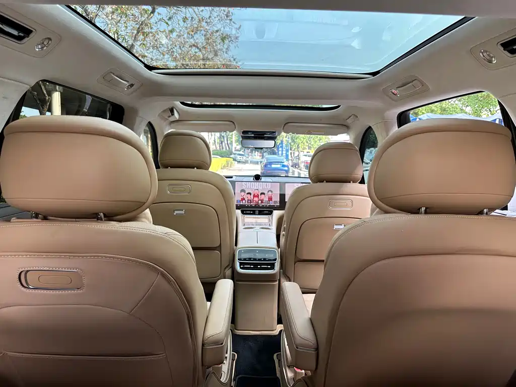 Wenjie M8 2025 extended range Max+ version 53.4kWh 6-seater version купить на сайте DeffCars