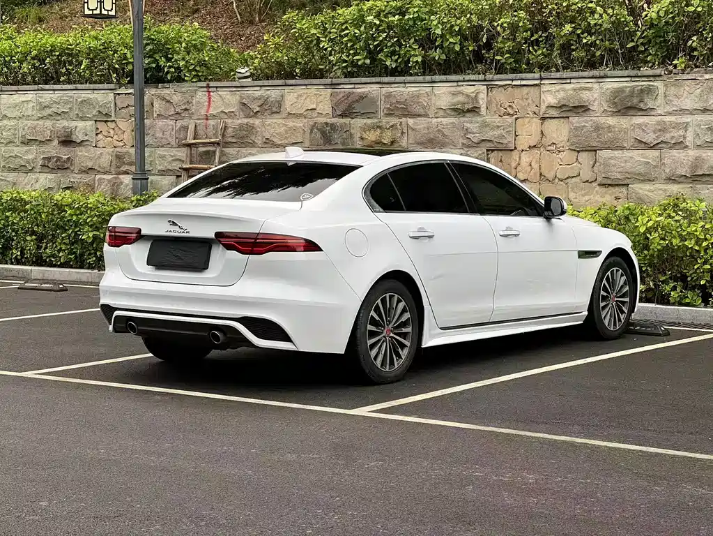 Jaguar XEL 2020 2.0T 200PS R-DYNAMIC Youth Sports Edition купить на сайте DeffCars