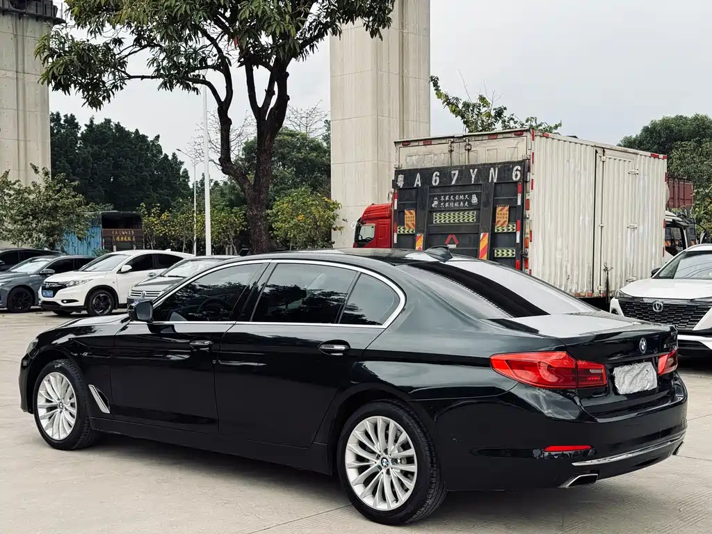 BMW 5 Series 2018 facelift 530Li leading model luxury package купить на сайте DeffCars