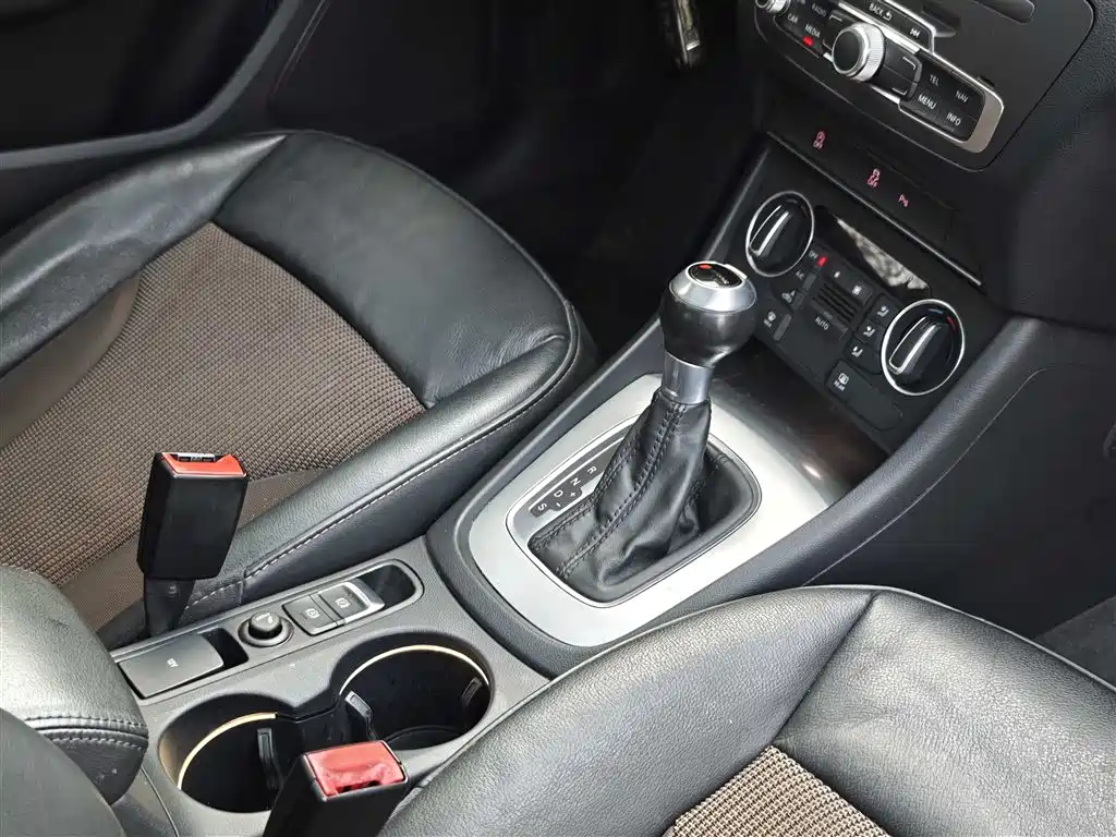 Audi Q3 2018 30th Anniversary Model 30 TFSI Fashion Model купить на сайте DeffCars