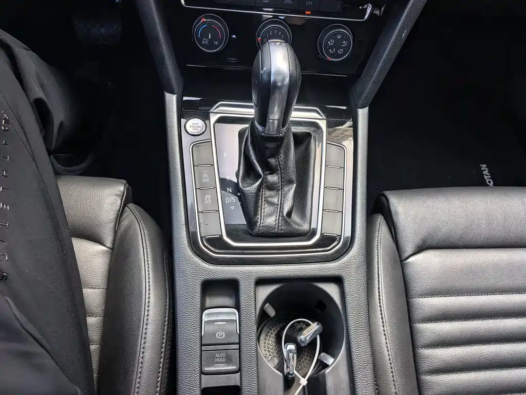 Magotan 2017 330TSI DSG leading model купить на сайте DeffCars