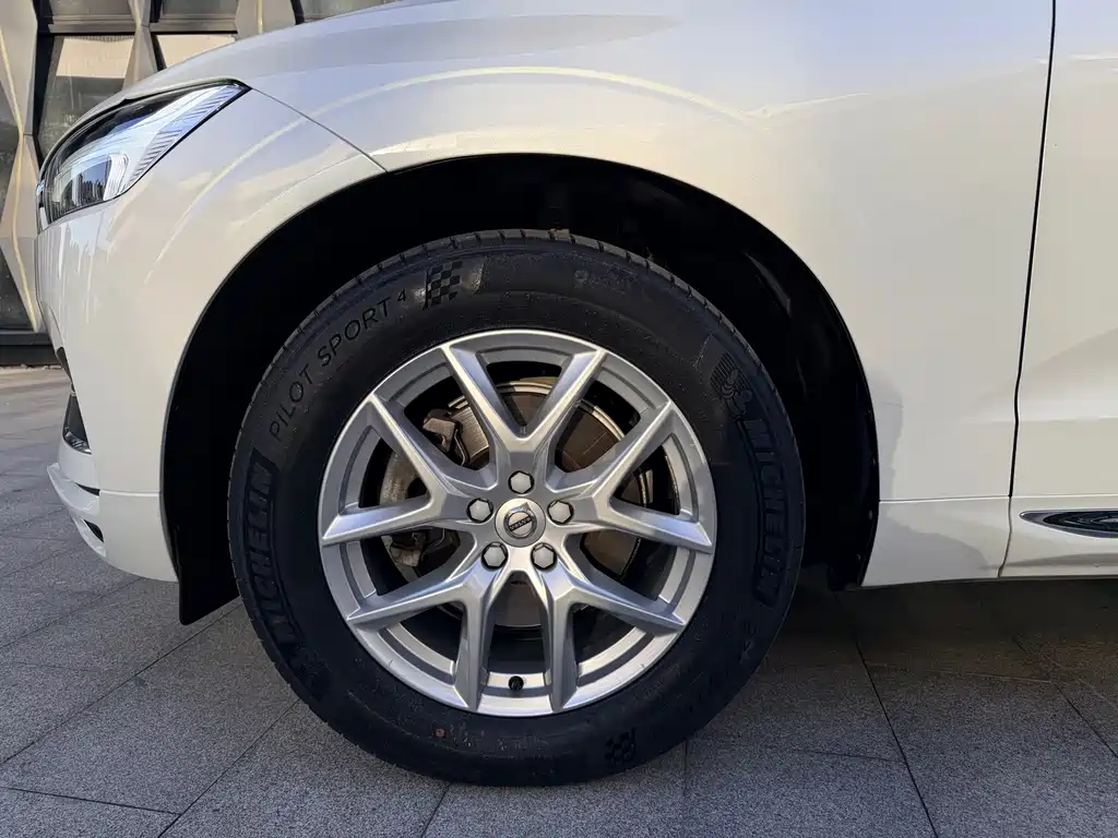 Volvo XC60 2021 T5 four-wheel drive Zhiyi Luxury Edition купить на сайте DeffCars