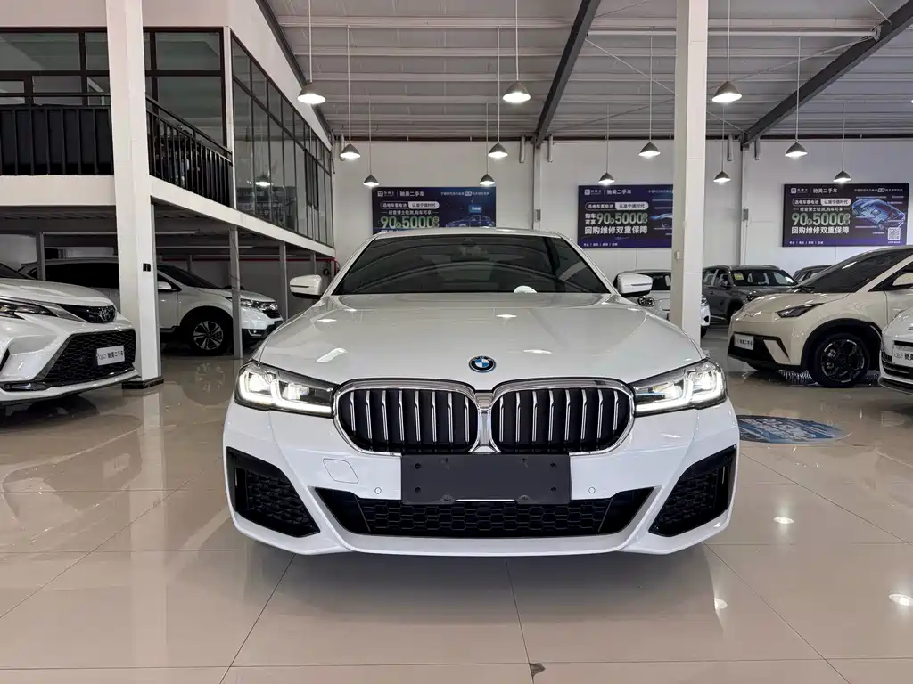 BMW 5 Series New Energy 2022 535Le M Sports Package купить на сайте DeffCars