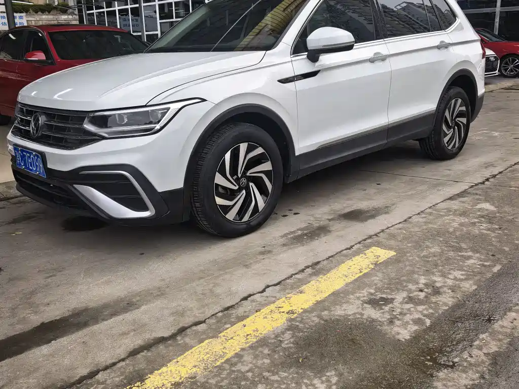 Tiguan L 2023 300TSI automatic two-wheel drive smart version купить на сайте DeffCars