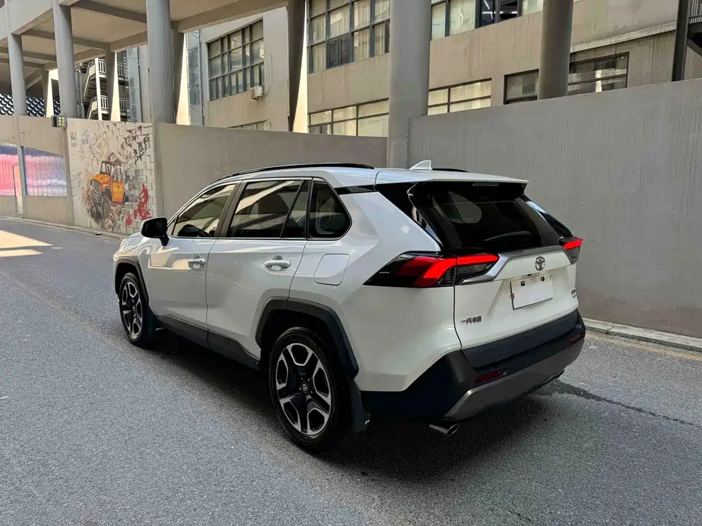 RAV4 Rongfang 2020 2.0L CVT four-wheel drive premium version купить на сайте DeffCars