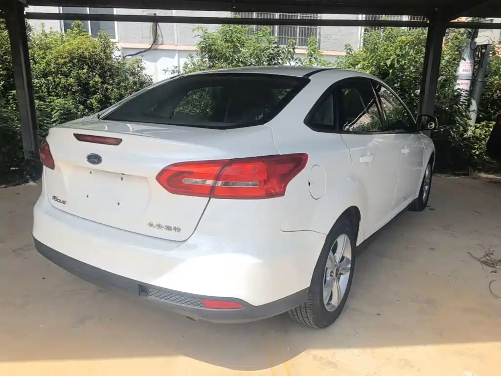Focus 2015款 三厢 1.6L 自动舒适型 купить на сайте DeffCars