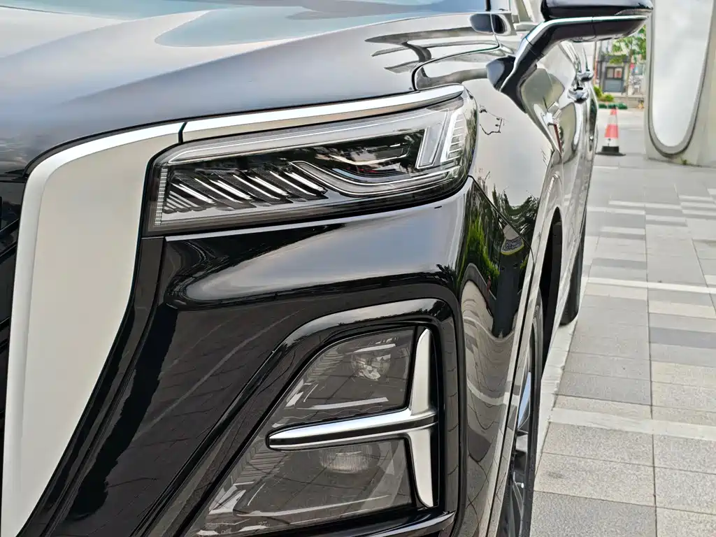 Hongqi HS5 2023 2.0T Qixiang Pro 500,000 Commemorative Edition купить на сайте DeffCars