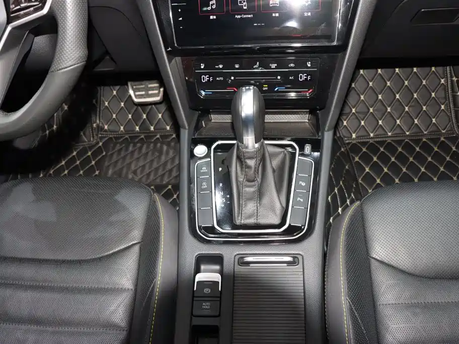 FAW-Volkswagen CC 2023 380TSI eye-catching version купить на сайте DeffCars