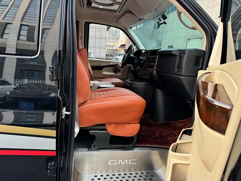 SAVANA 2011 6.0L Business Star 7-seater купить на сайте DeffCars