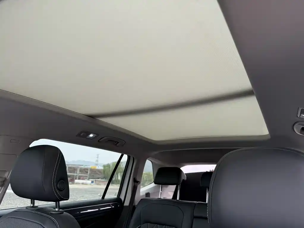 Tiguan L 2024 330TSI automatic two-wheel drive R-Line version купить на сайте DeffCars