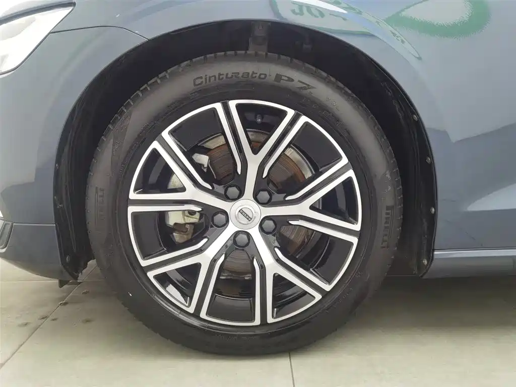 Volvo S60 2023 B4 Zhiyi Luxury Edition купить на сайте DeffCars
