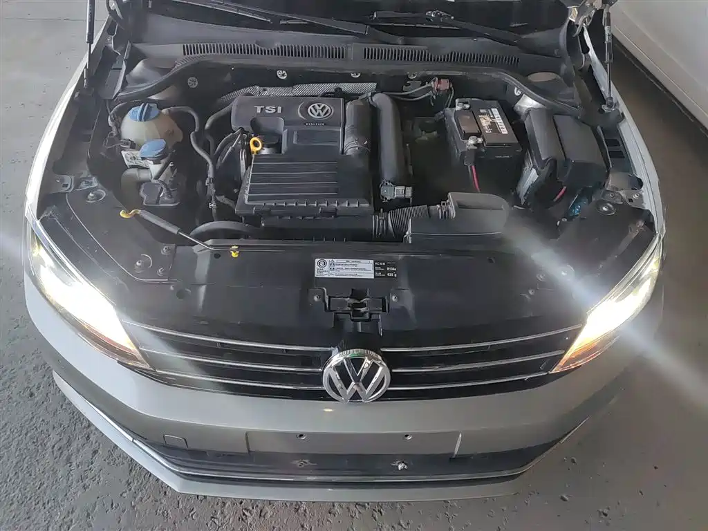 Sagitar 2015 230TSI automatic luxury model купить на сайте DeffCars