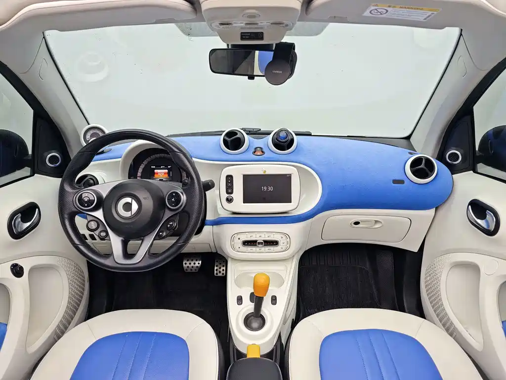 smart fortwo 2016款 0.9T 66千瓦敞篷极致版 купить на сайте DeffCars