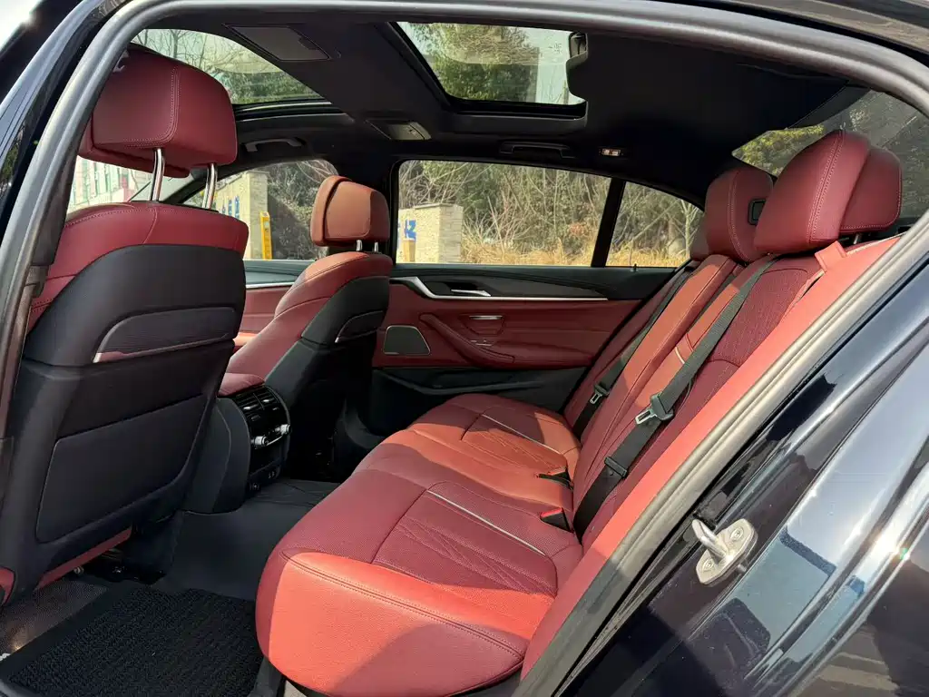 BMW 5 Series 2022 530Li Exclusive M Sports Package купить на сайте DeffCars