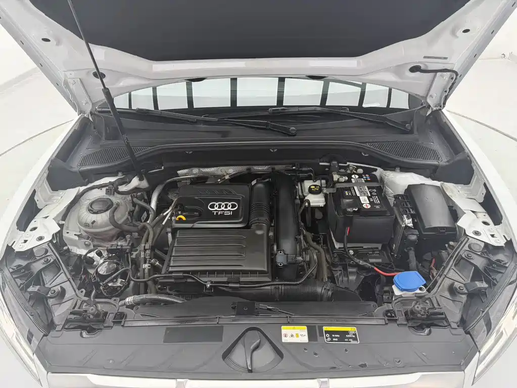 Audi Q2L 2022款 35 TFSI 时尚动感型 купить на сайте DeffCars