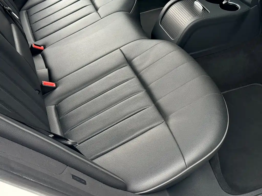 Mercedes-Benz E-Class 2015 E 260 L Sports купить на сайте DeffCars